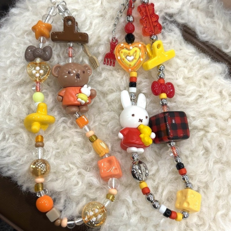 Kawaii Miffy & Boris Bear hang - Photography Journalism recensie en prijs
